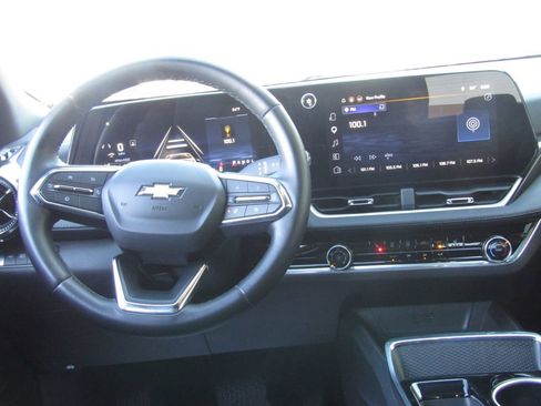 Used 2025 Chevrolet Equinox LT AWD/4WD image 5