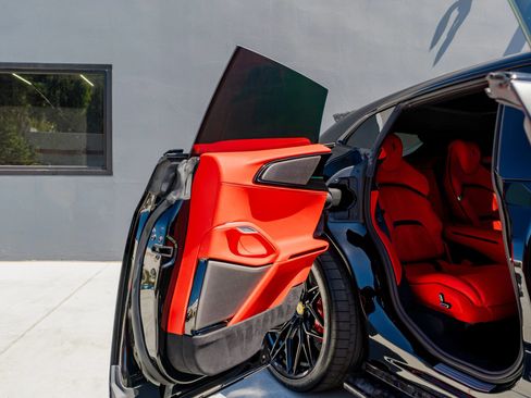 Used 2025 Ferrari Purosangue AWD/4WD image 67