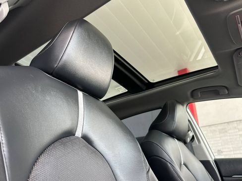 Used 2022 Toyota Camry XSE w/ Carpet Mat Package (TMS) FWD image 17