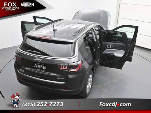 Used 2022 Jeep Compass Latitude w/ Convenience Group AWD/4WD image 38