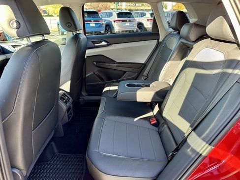 New 2024 Volkswagen Taos SE image 17