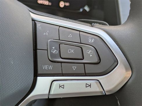 Used 2024 Volkswagen Atlas Cross Sport SE image 25