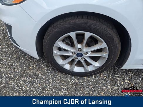Used 2020 Ford Fusion SE image 10