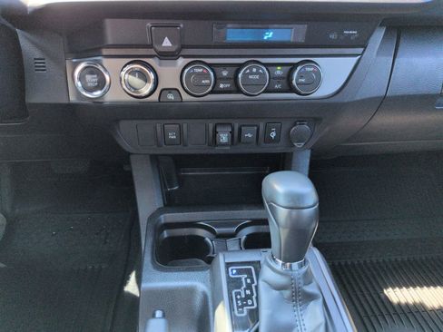 Used 2023 Toyota Tacoma TRD Off-Road image 18