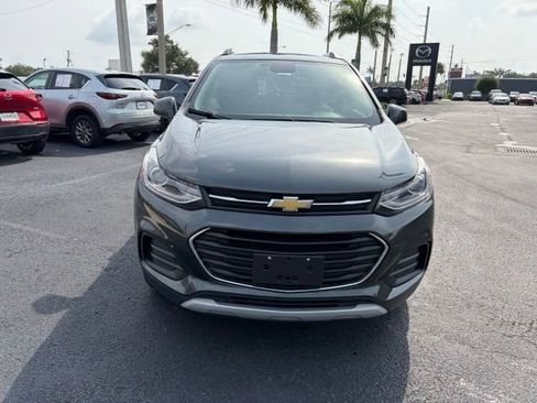 Used 2020 Chevrolet Trax LT AWD/4WD image 2