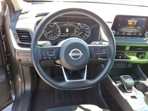 Used 2024 Nissan Rogue S FWD image 8