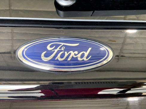 Used 2025 Ford Explorer Platinum RWD image 7