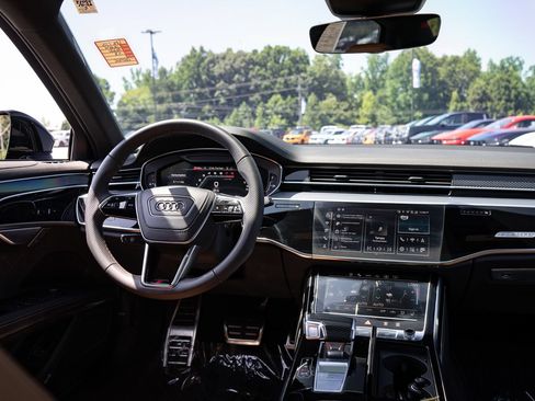 Used 2024 Audi S8 AWD/4WD image 52