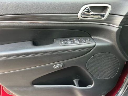 Used 2022 Jeep Grand Cherokee Limited image 22