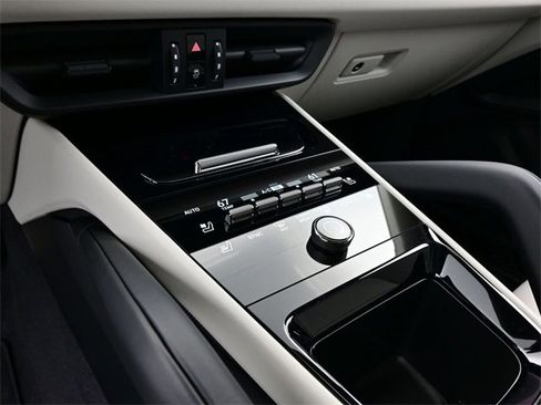 New 2026 Porsche Cayenne GTS image 11