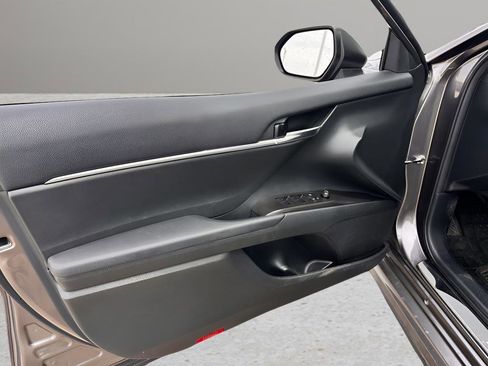 Used 2024 Toyota Camry SE FWD image 19