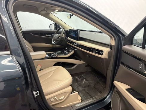 Used 2022 Lincoln Nautilus FWD w/ Premium Package image 14