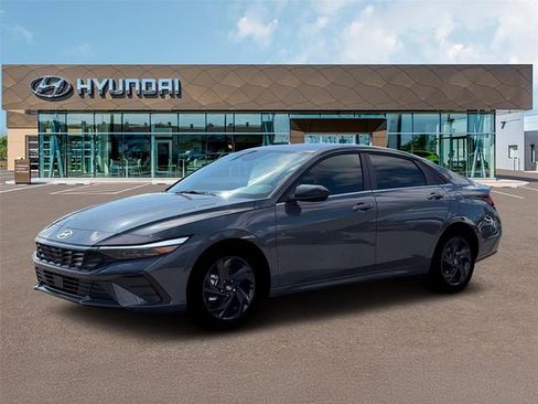 New 2026 Hyundai Elantra SEL Sport Premium FWD image 2