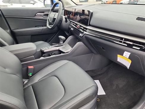 Certified 2026 Kia Sportage EX w/ EX Panorama Roof Package FWD image 15