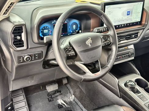 Certified 2025 Ford Bronco Sport Outer Banks w/ Outer Banks Tech Package+ AWD/4WD image 14