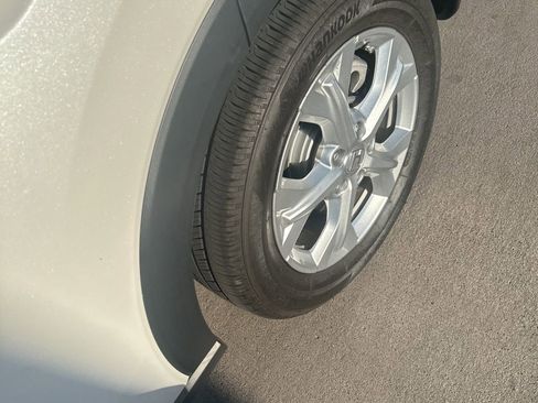 Used 2024 Honda HR-V LX image 15