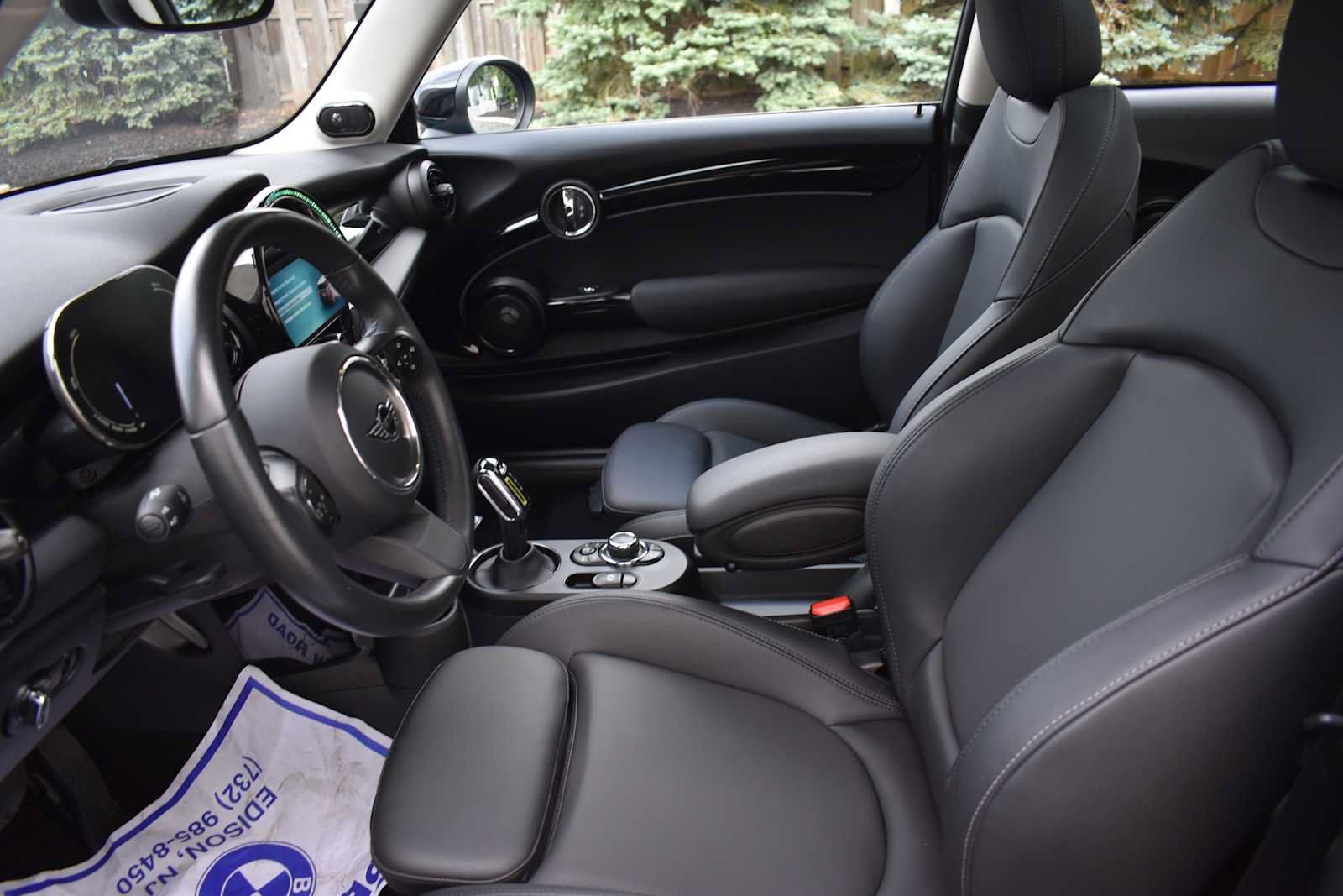Used 2024 MINI Cooper SE FWD image 12