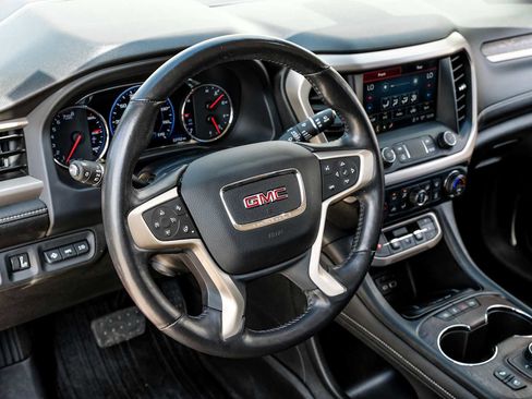 Used 2021 GMC Acadia Denali w/ Denali Technology Package FWD image 18