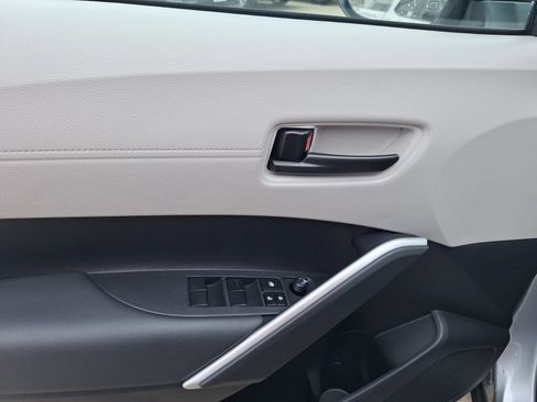 Used 2026 Toyota Corolla Cross L FWD image 15