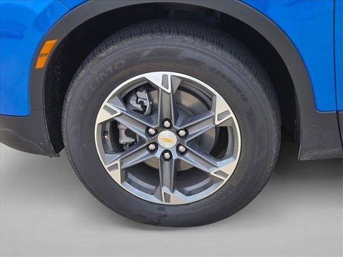 Used 2025 Chevrolet Blazer LT FWD image 10
