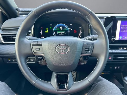 Used 2025 Toyota Camry SE FWD image 15
