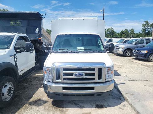 Used 2023 Ford E-350 and Econoline 350 Super Duty w/ Power Windows & Locks Group RWD image 3