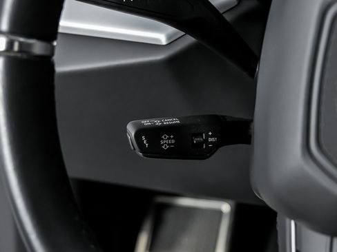 Used 2022 Lamborghini Urus image 32