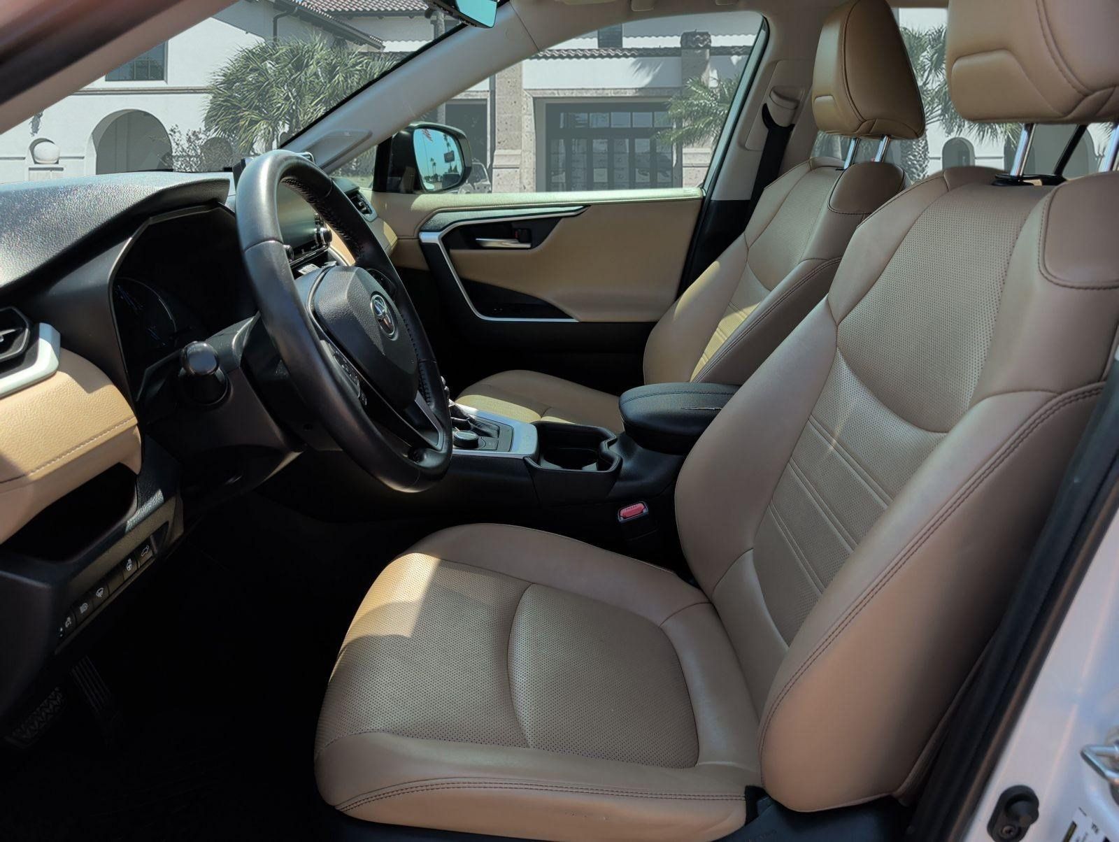 Used 2020 Toyota RAV4 Limited w/ Limited Grade Weather Package AWD/4WD image 11