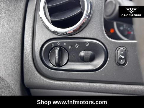 Used 2006 Ford Expedition XLT AWD/4WD image 16