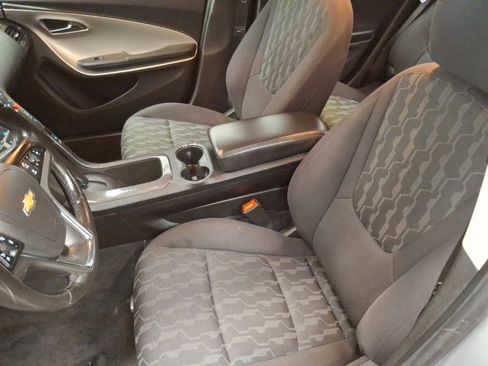 Used 2014 Chevrolet Volt w/ Enhanced Safety Package 2 image 16