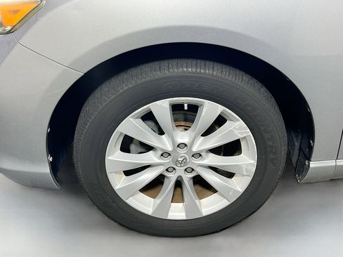 Used 2015 Toyota Venza XLE FWD image 13