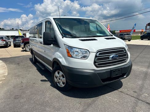 Used 2017 Ford Transit 350 XLT RWD image 3