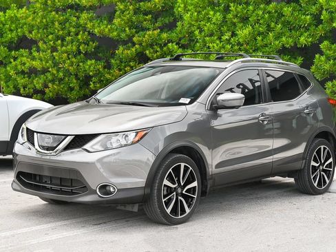Used 2017 Nissan Rogue Sport SL w/ SL Premium Package FWD image 1