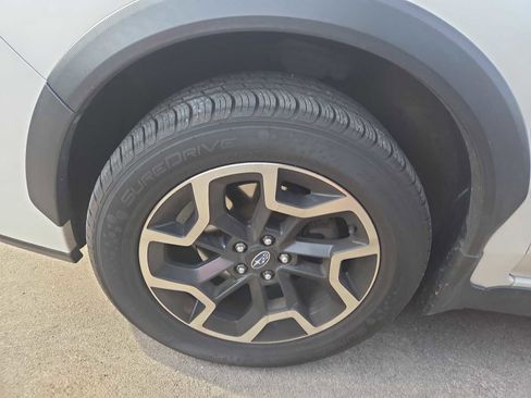 Used 2017 Subaru Crosstrek 2.0i Premium image 7