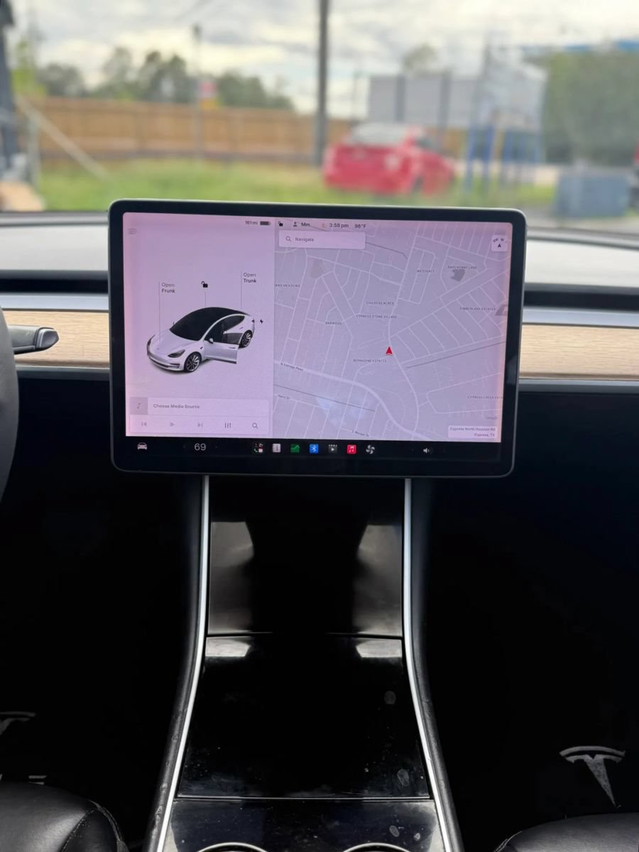 Used 2020 Tesla Model 3 Standard Range RWD image 17