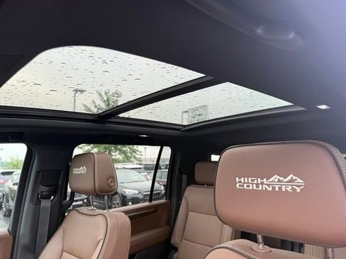 Used 2026 Chevrolet Suburban High Country w/ Sun And Tow Package AWD/4WD image 18
