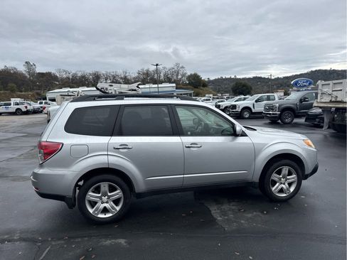 Used 2010 Subaru Forester 2.5X Premium image 4