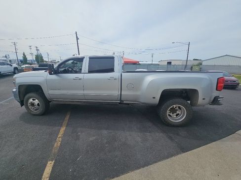 Used 2016 Chevrolet Silverado 3500 LT w/ LT Convenience Package AWD/4WD image 5