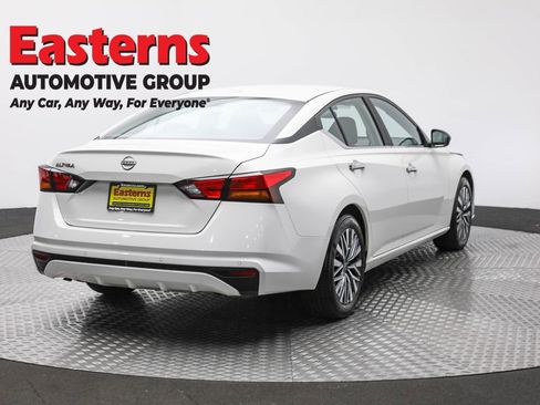 Used 2025 Nissan Altima 2.5 SV image 5