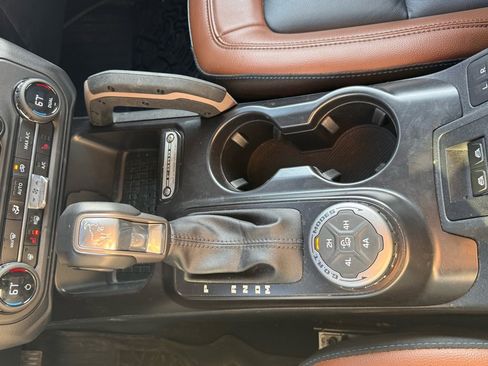 Used 2024 Ford Bronco Outer Banks image 18