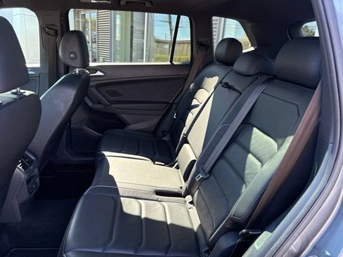 Used 2019 Volkswagen Tiguan SEL Premium R-Line AWD/4WD image 10