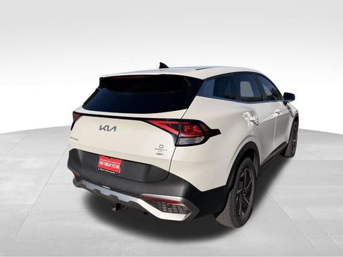 Used 2023 Kia Sportage LX AWD/4WD image 4