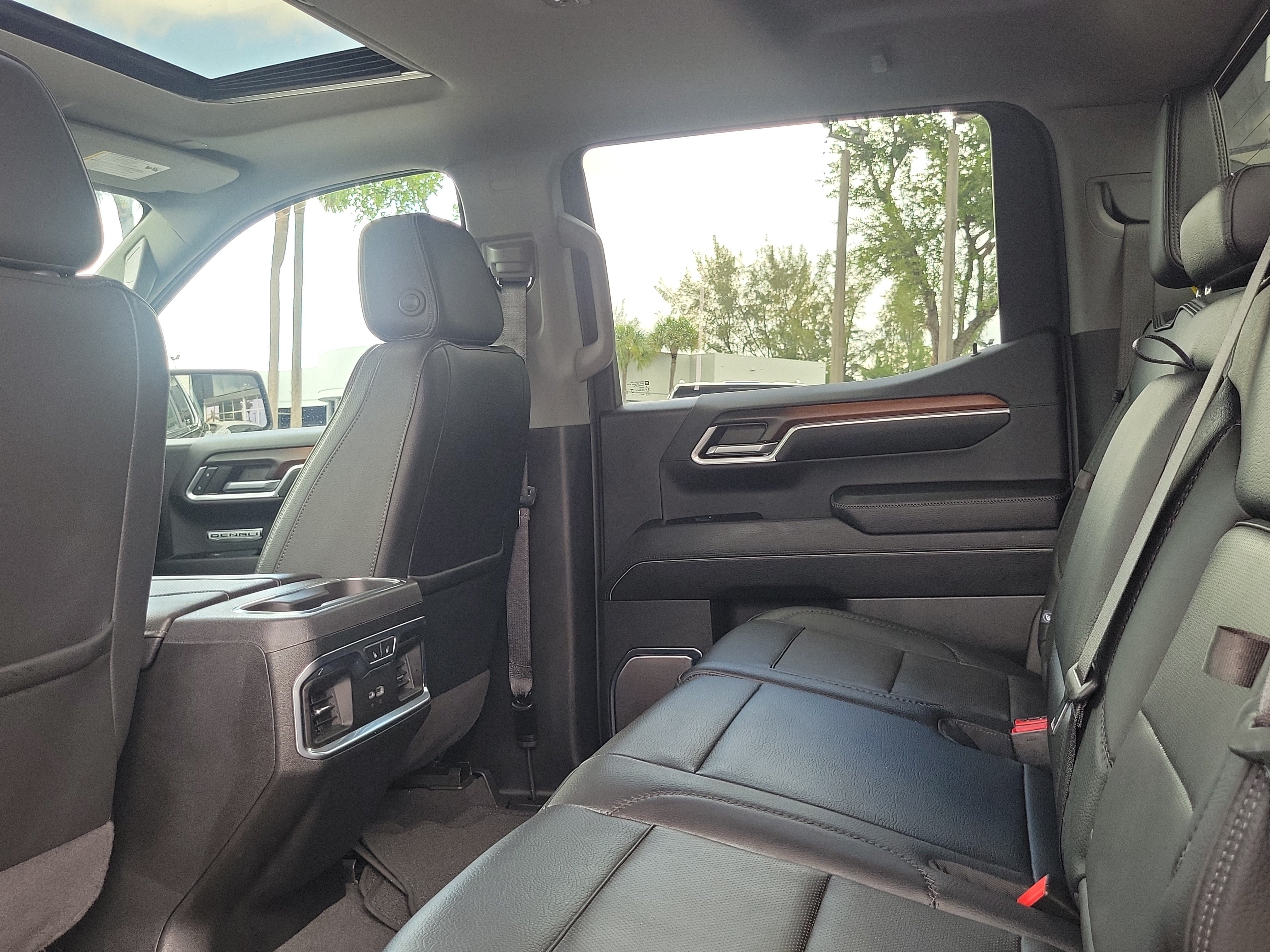 Used 2024 GMC Sierra 1500 Denali AWD/4WD image 15