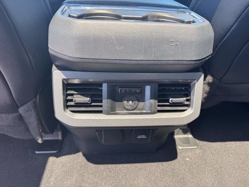 Used 2023 Ford F250 Lariat w/ Sport Appearance Package AWD/4WD image 28