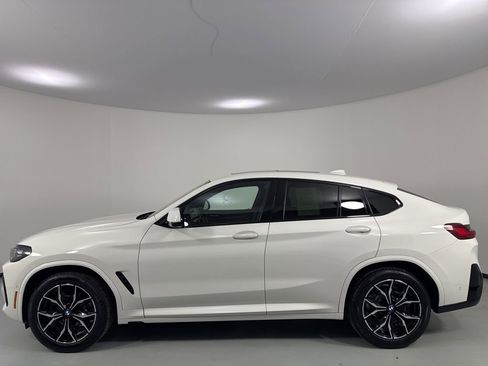 Certified 2024 BMW X4 xDrive30i w/ Premium Package image 4