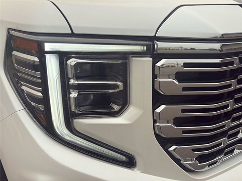 Used 2022 GMC Sierra 1500 Denali AWD/4WD image 45