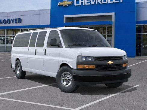 New 2025 Chevrolet Express 3500 LS image 7