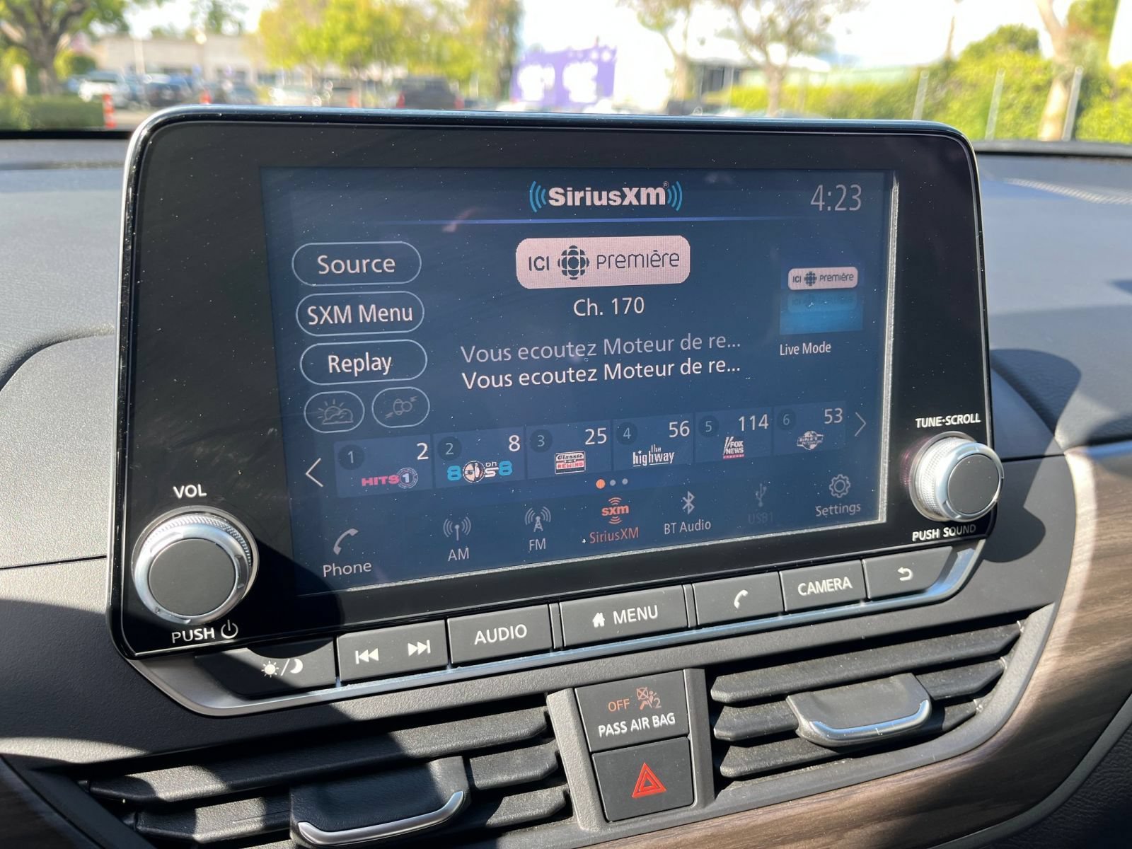 Used 2025 Nissan Altima 2.5 SV FWD image 19