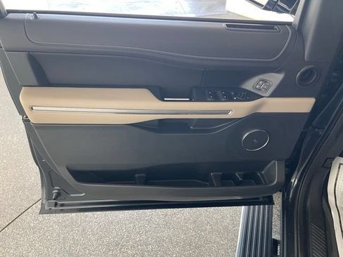 Used 2024 Ford Expedition Limited AWD/4WD image 36