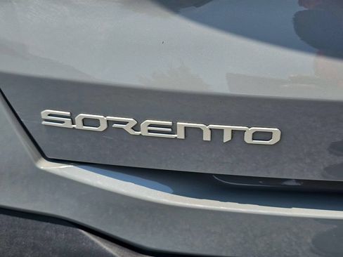 Certified 2026 Kia Sorento S w/ S Panoramic Sunroof Package FWD image 10